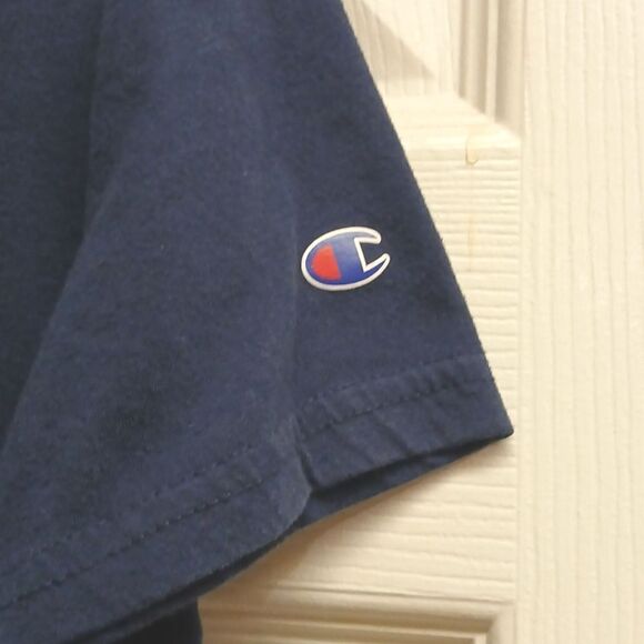 🩷CHAMPION Boys Size 7 Tshirt, Navy - Picture 3 of 7